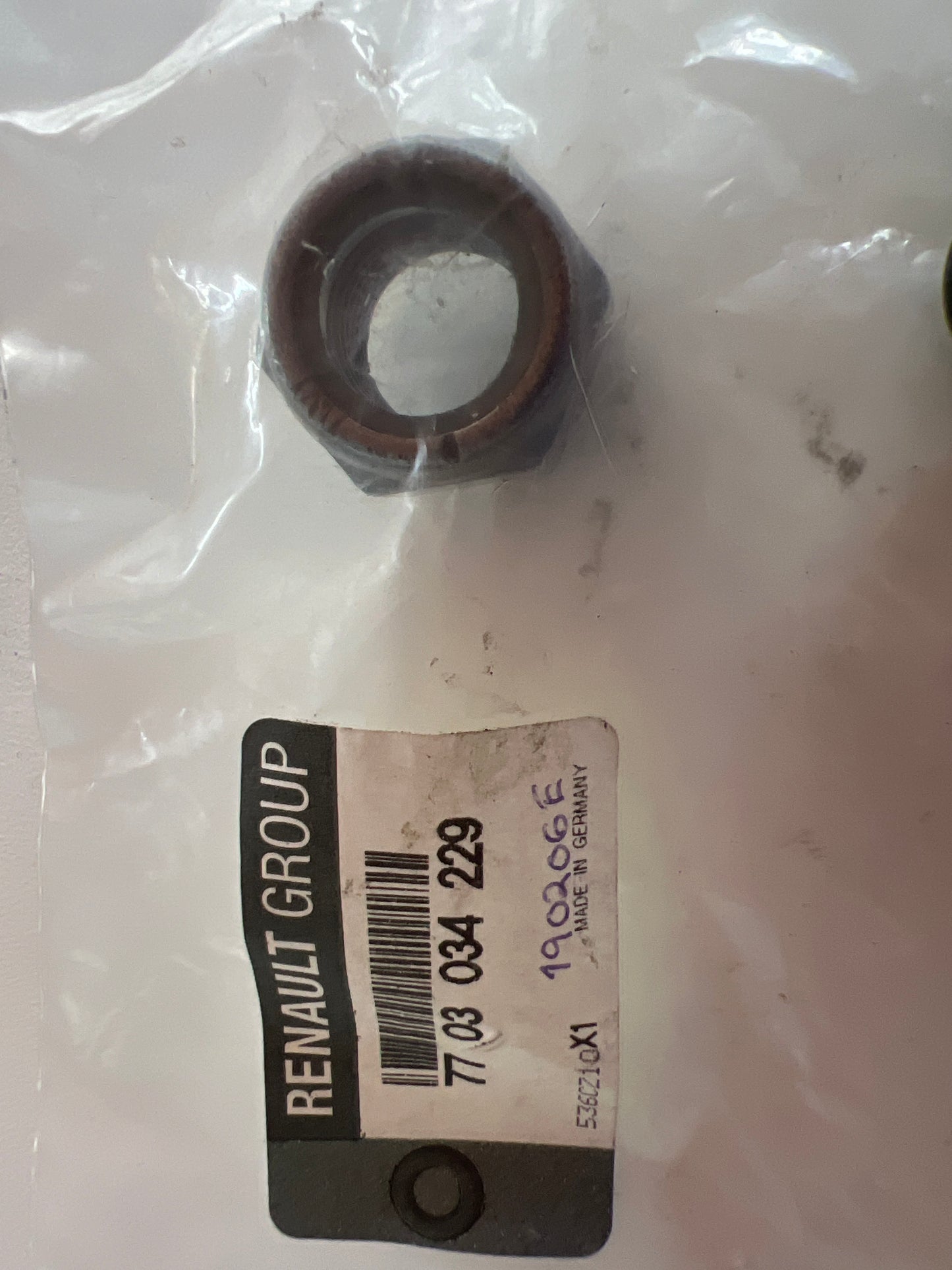 7703034229 TUERCA M16X150 RENAULT