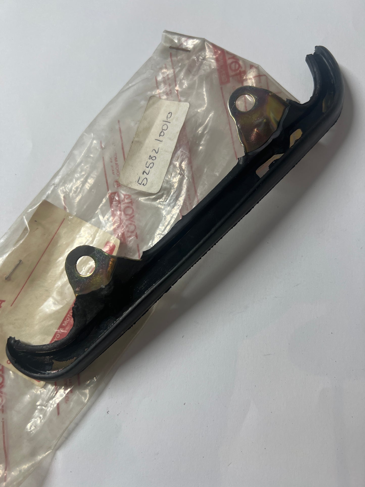 52582-10010 REAR BUMPER & BUMPER STAY, toyota