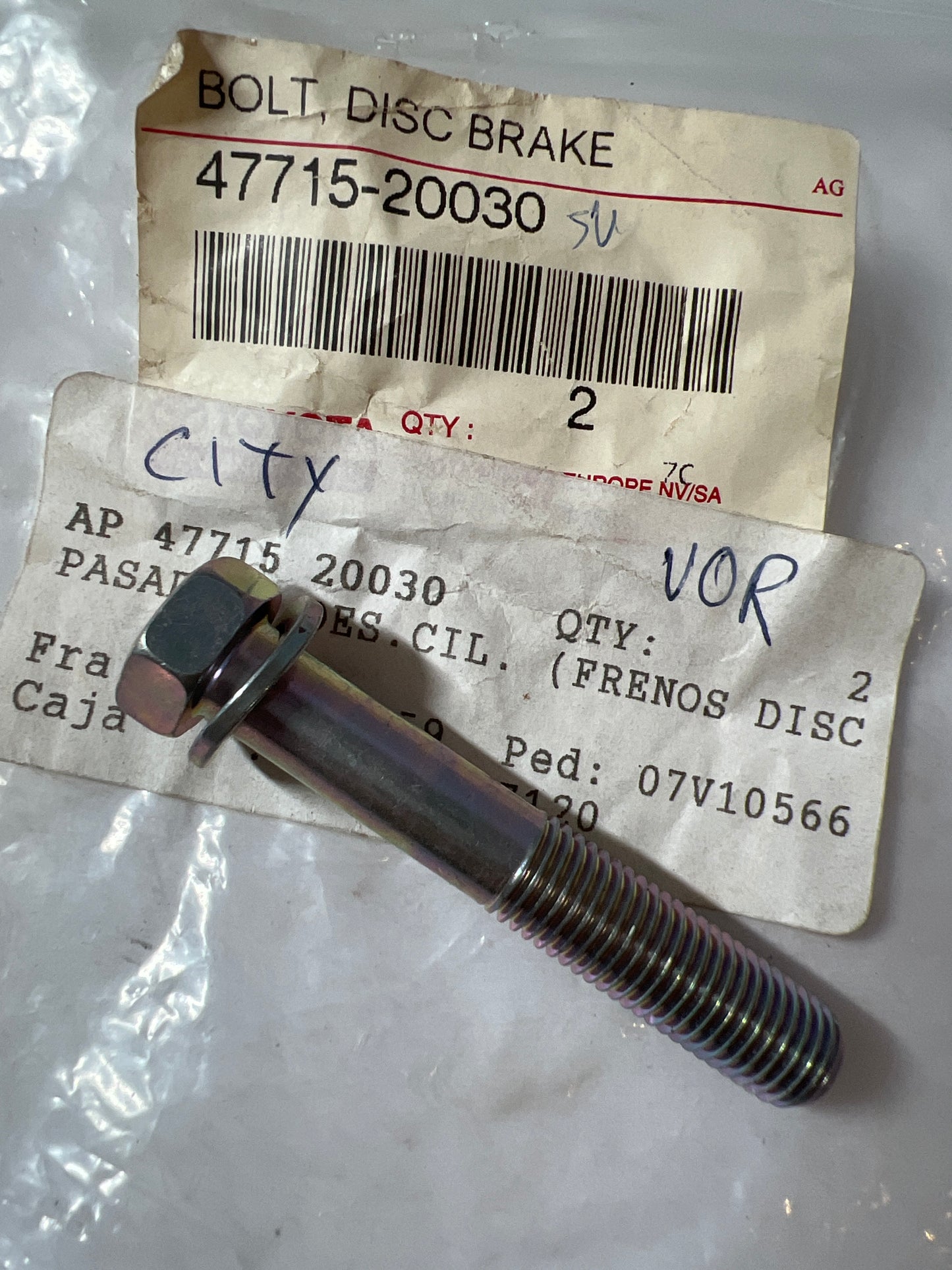 47715-20030 REAR DISC BRAKE CALIPER & DUST COVER, toyota