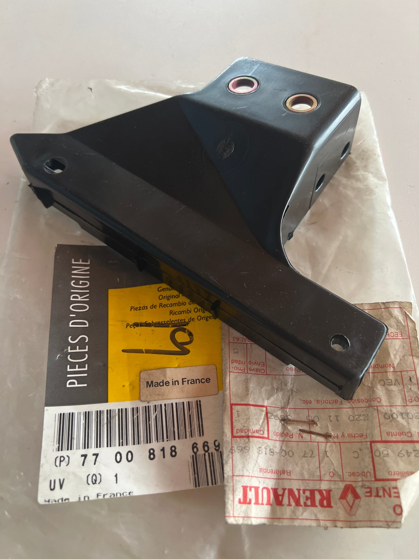 7700818669 BRKT BUMPER RENAULT
