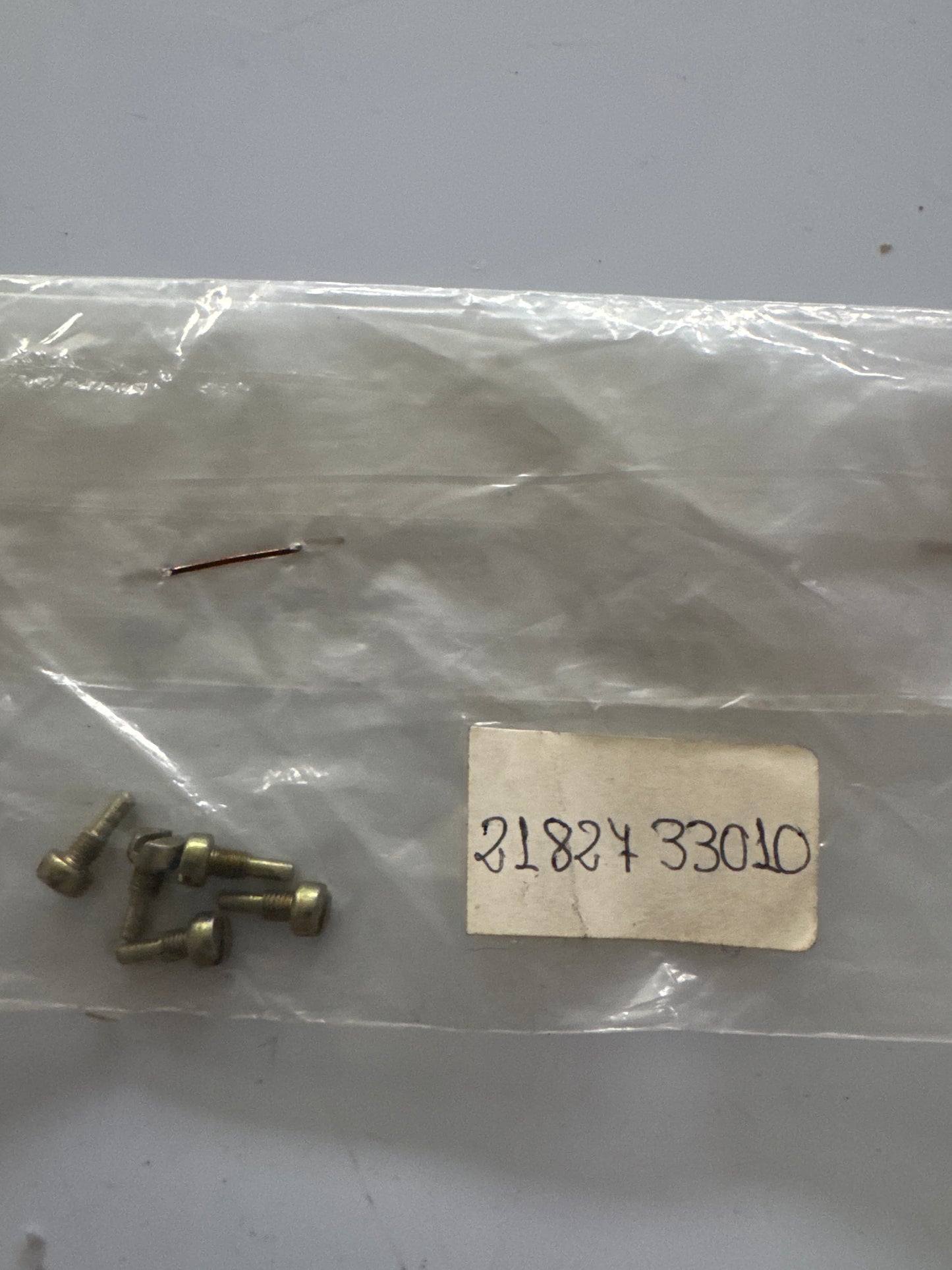 21827-33010 CARBURETOR, toyota