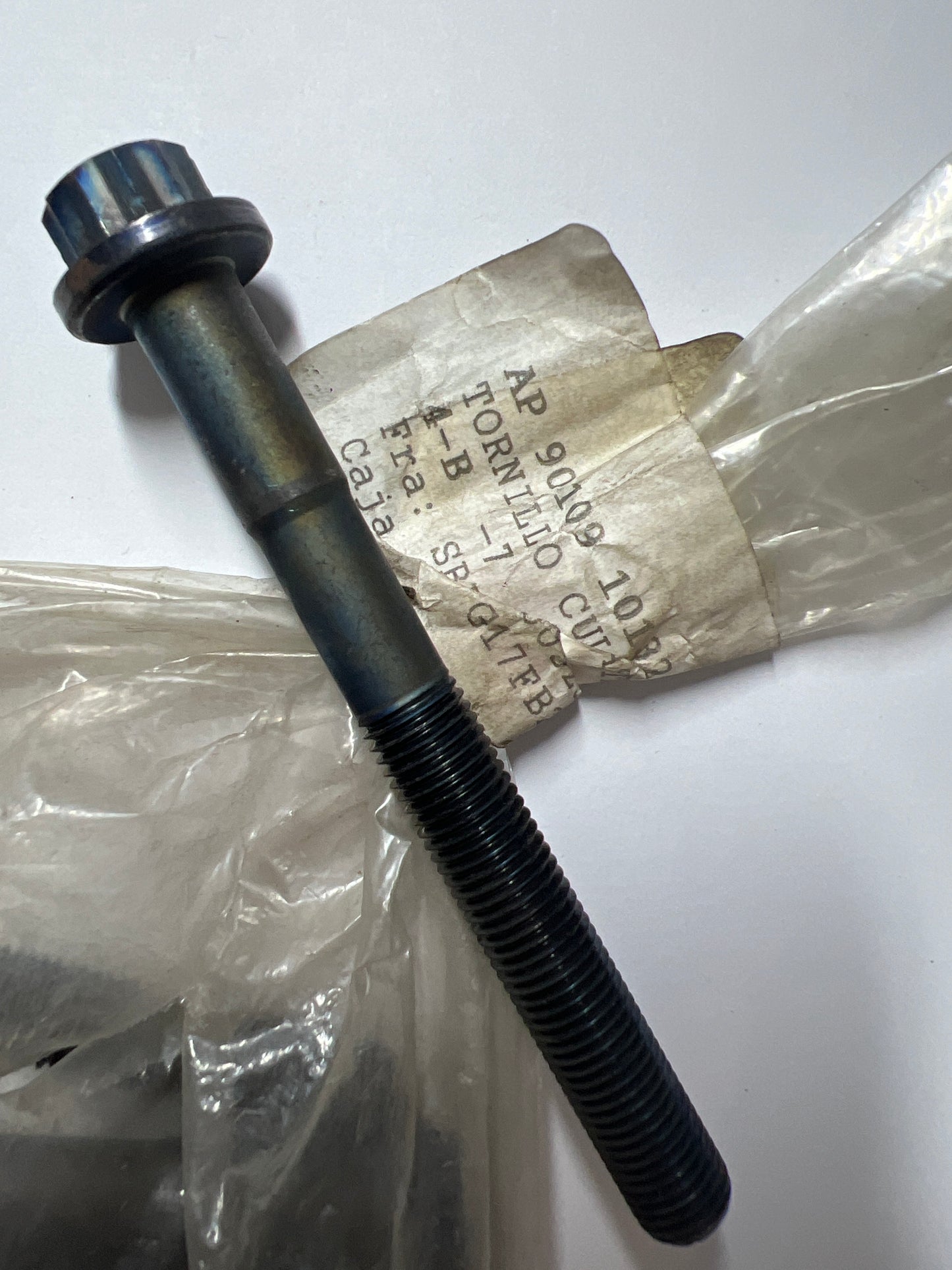 90109-10132 CYLINDER HEAD, toyota