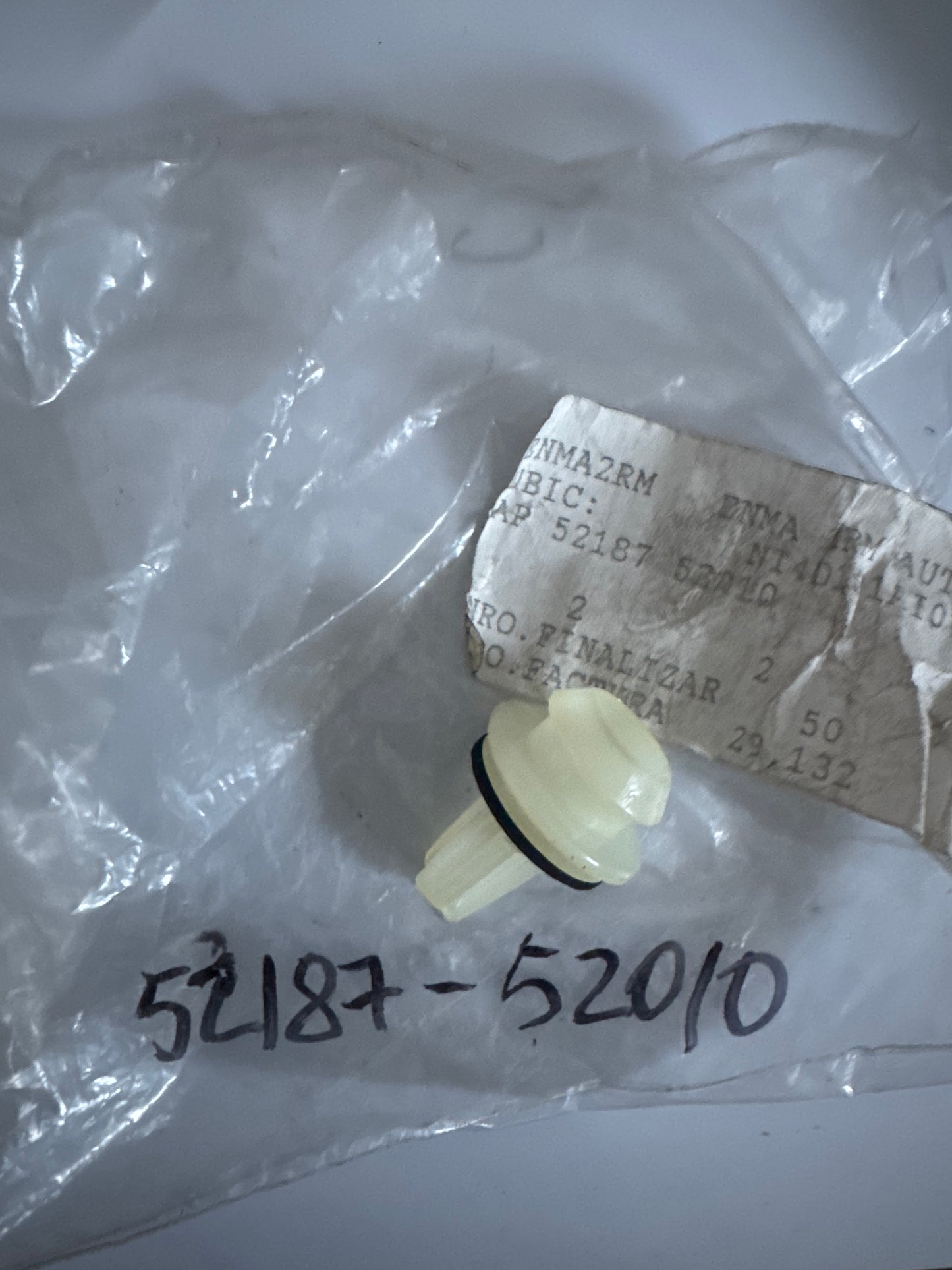 52187-52010 REAR BUMPER & BUMPER STAY, toyota