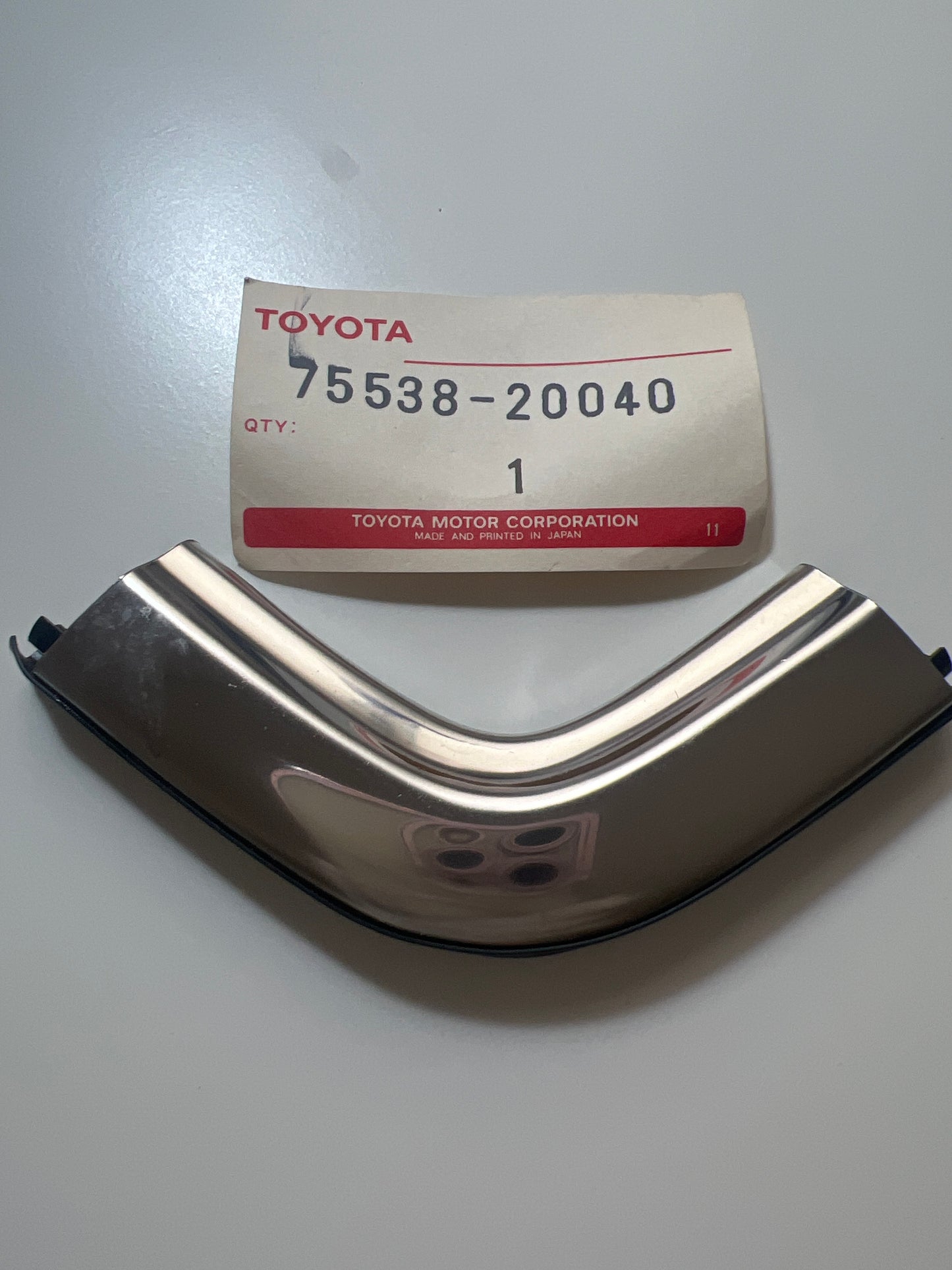 75538-20040 FRONT MOULDING, toyota