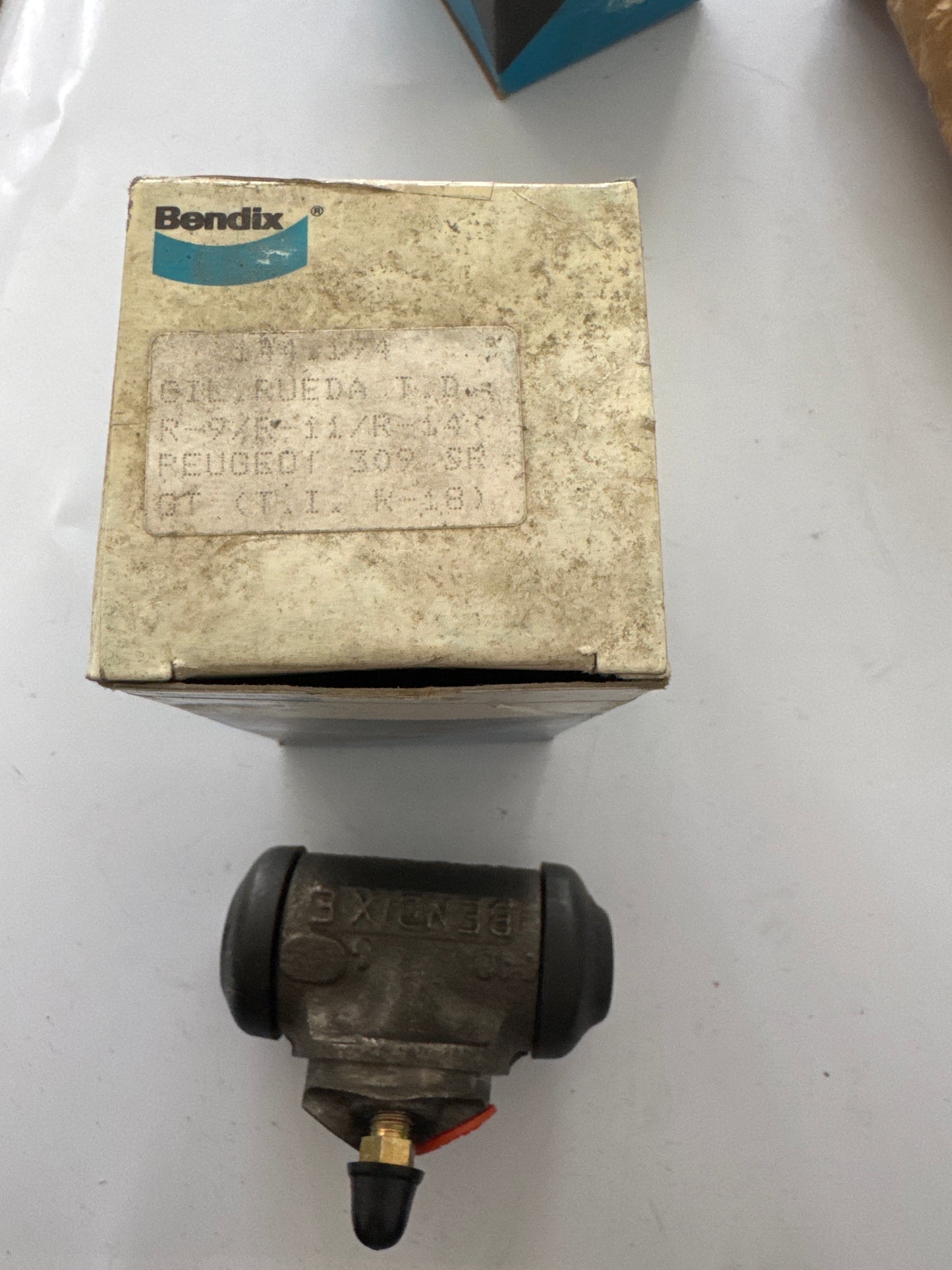 144.194
CIL RUEDA T.I
R-9/R-11/R-14
PEUGEOT 309 SR
GT (T.I. R-18)
BENDIX