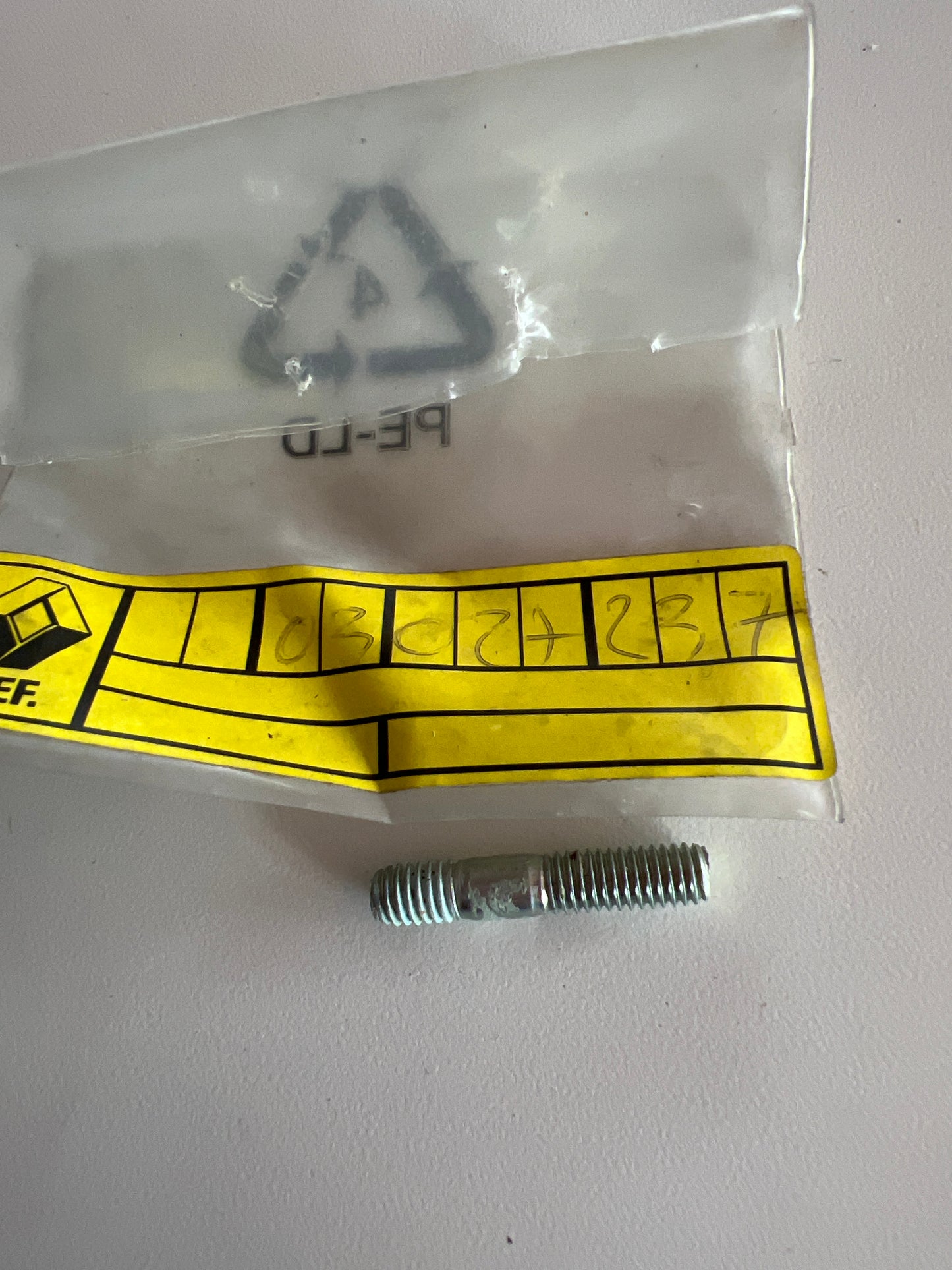 7703027237 STUD W/PUMP ME RENAULT
