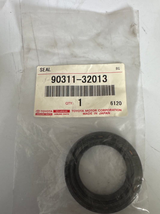 90311-32013 CLUTCH HOUSING & TRANSMISSION CASE (MTM), toyota