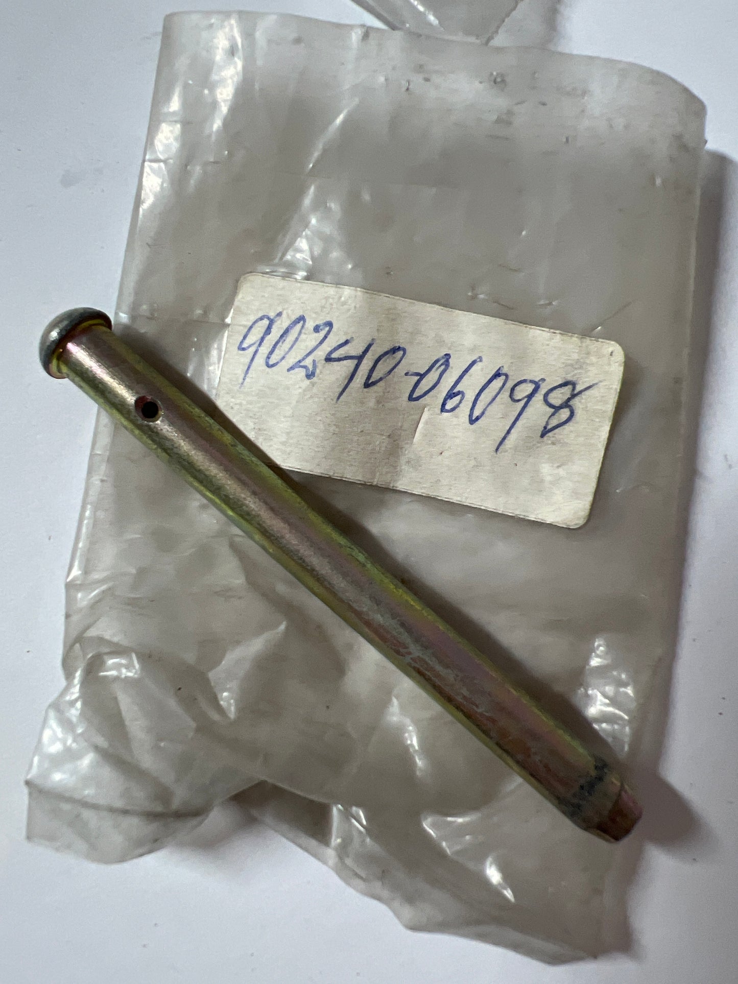 90240-06098 FRONT DISC BRAKE CALIPER & DUST COVER, toyota