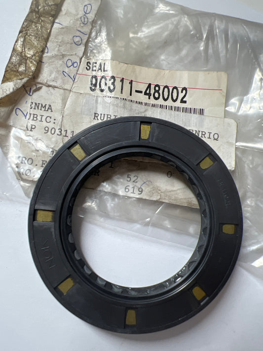 90311-48002 TRANSFER CASE & EXTENSION HOUSING, toyota