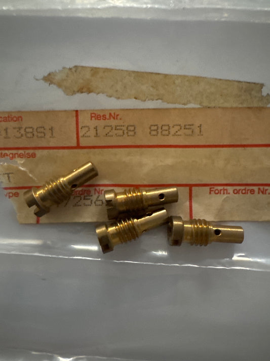 21258-88251 CARBURETOR, toyota