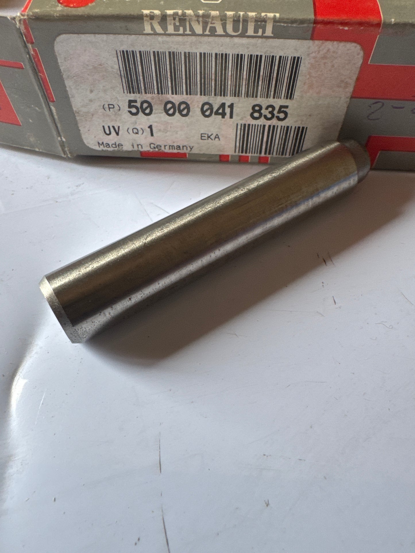 5000041835, GUIA DE VALVULA, Renault Camion