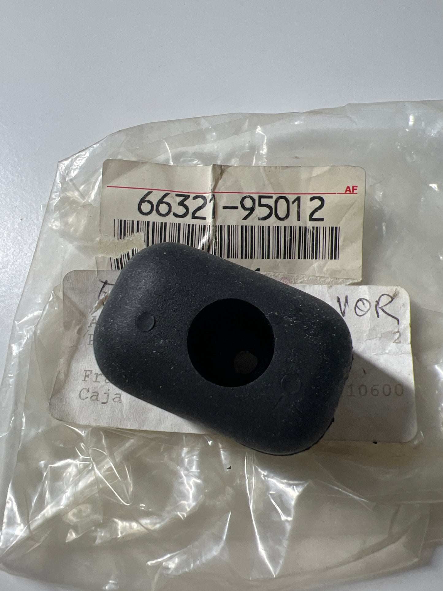 66321-95012, PARACHOQUES, GOMA DE PORTÓN, Toyota - Lexus