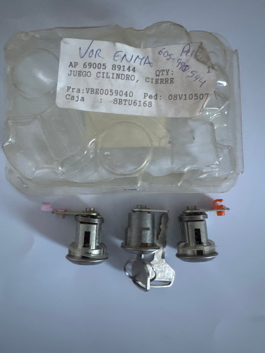 69005-89144 LOCK CYLINDER SET, toyota