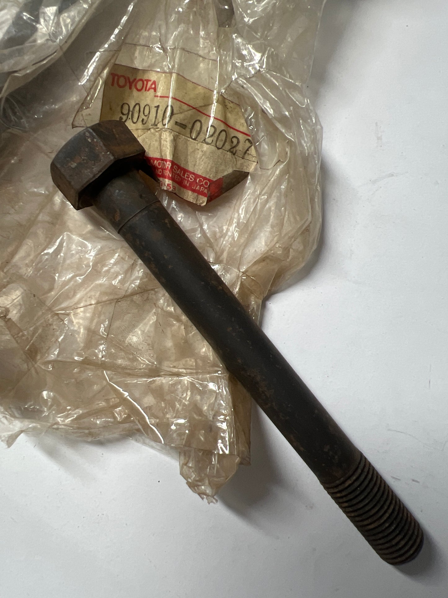 90910-02027 CYLINDER HEAD, toyota