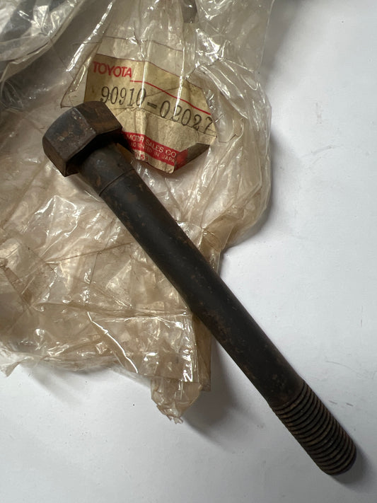 90910-02027 CYLINDER HEAD, toyota