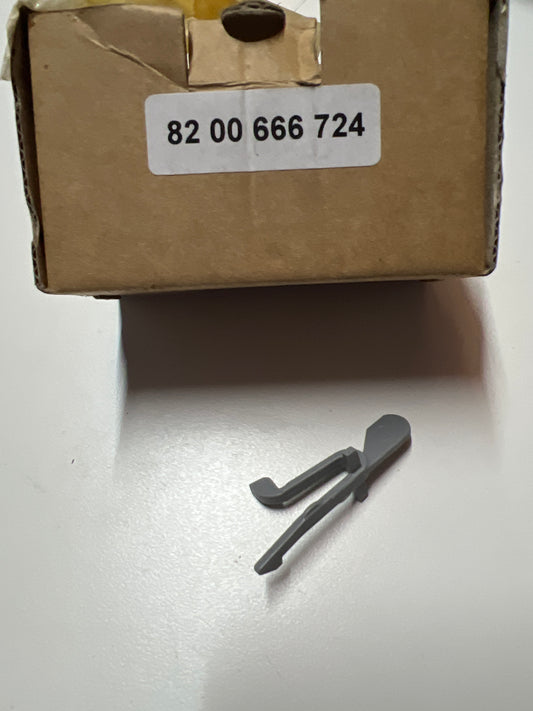 8200666724 Clip, tapacubos RENAULT