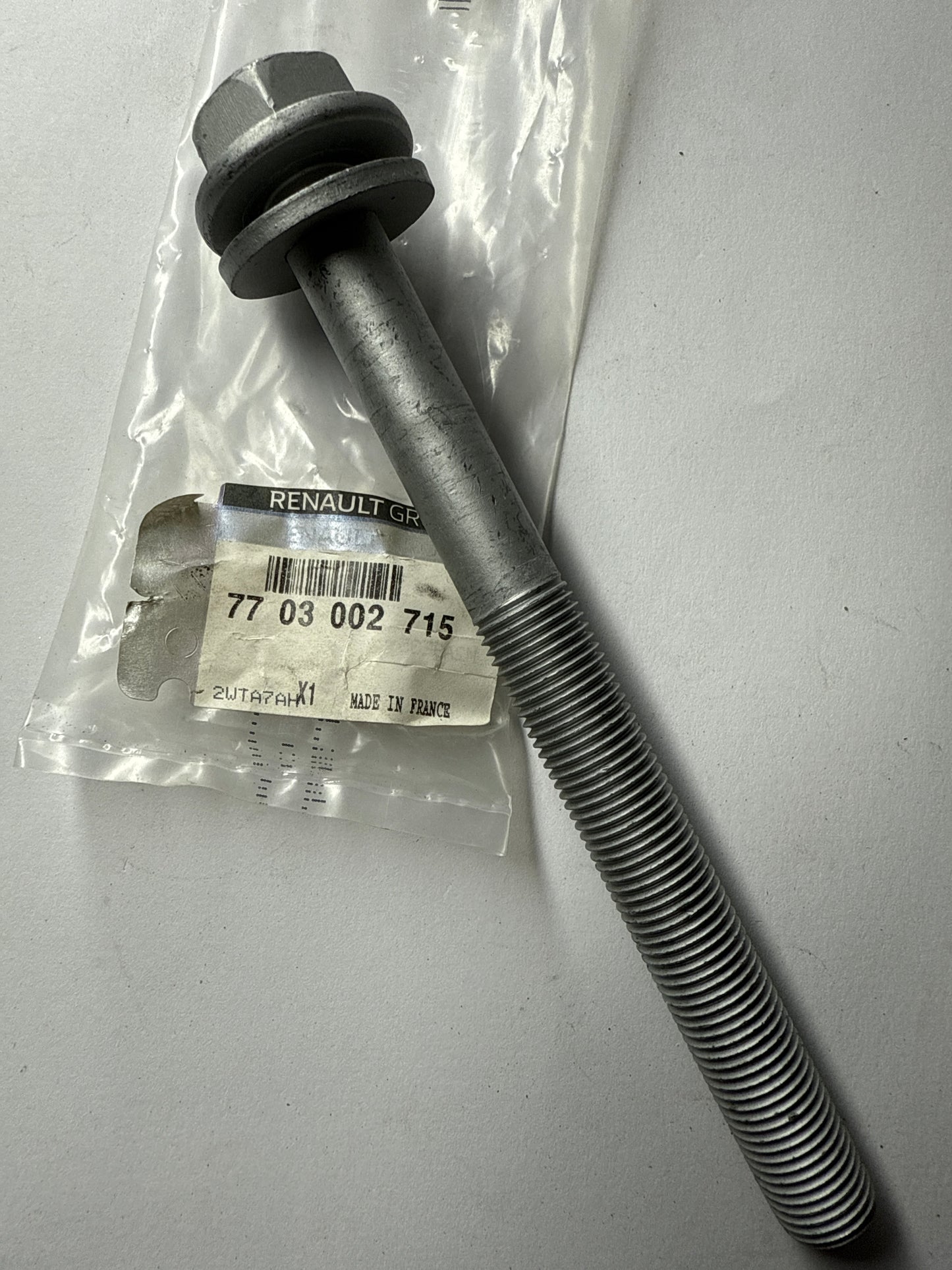 7703002715 - TORNILLO - Renault