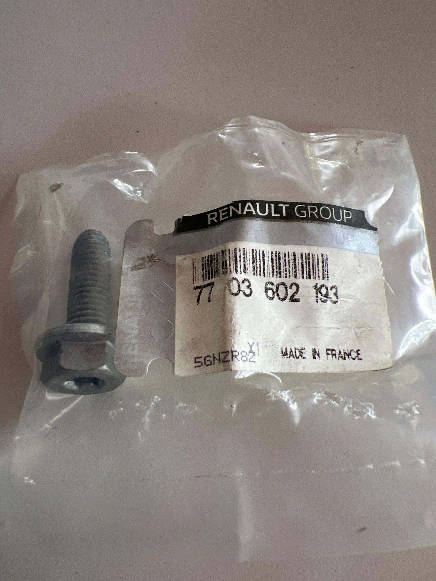 7703602193 TORNILLO M8X125 RENAULT