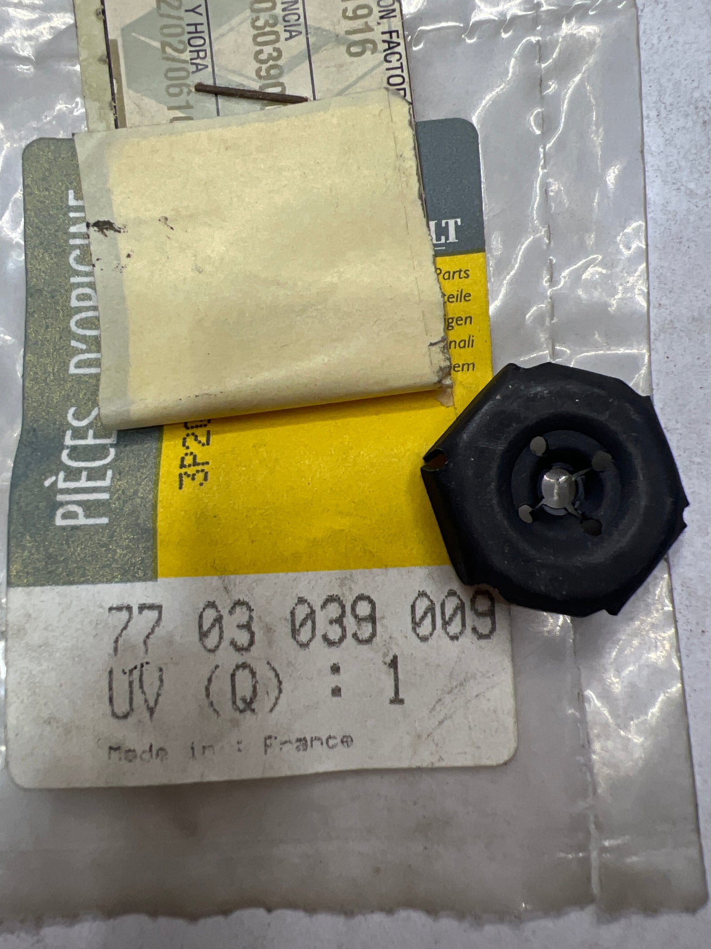 7703039009 Clip, tapacubos RENAULT