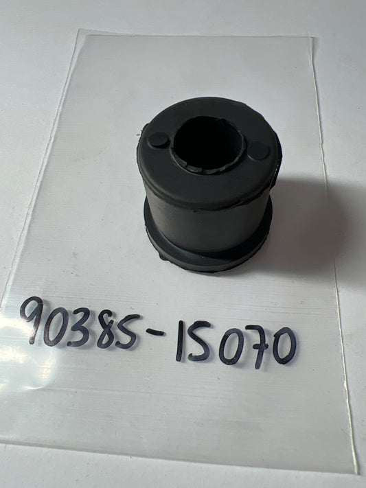 90385-15070 , BUJE (PARA GRILLETE DE RESORTE TRASERO SUPERIOR), Toyota - Lexus