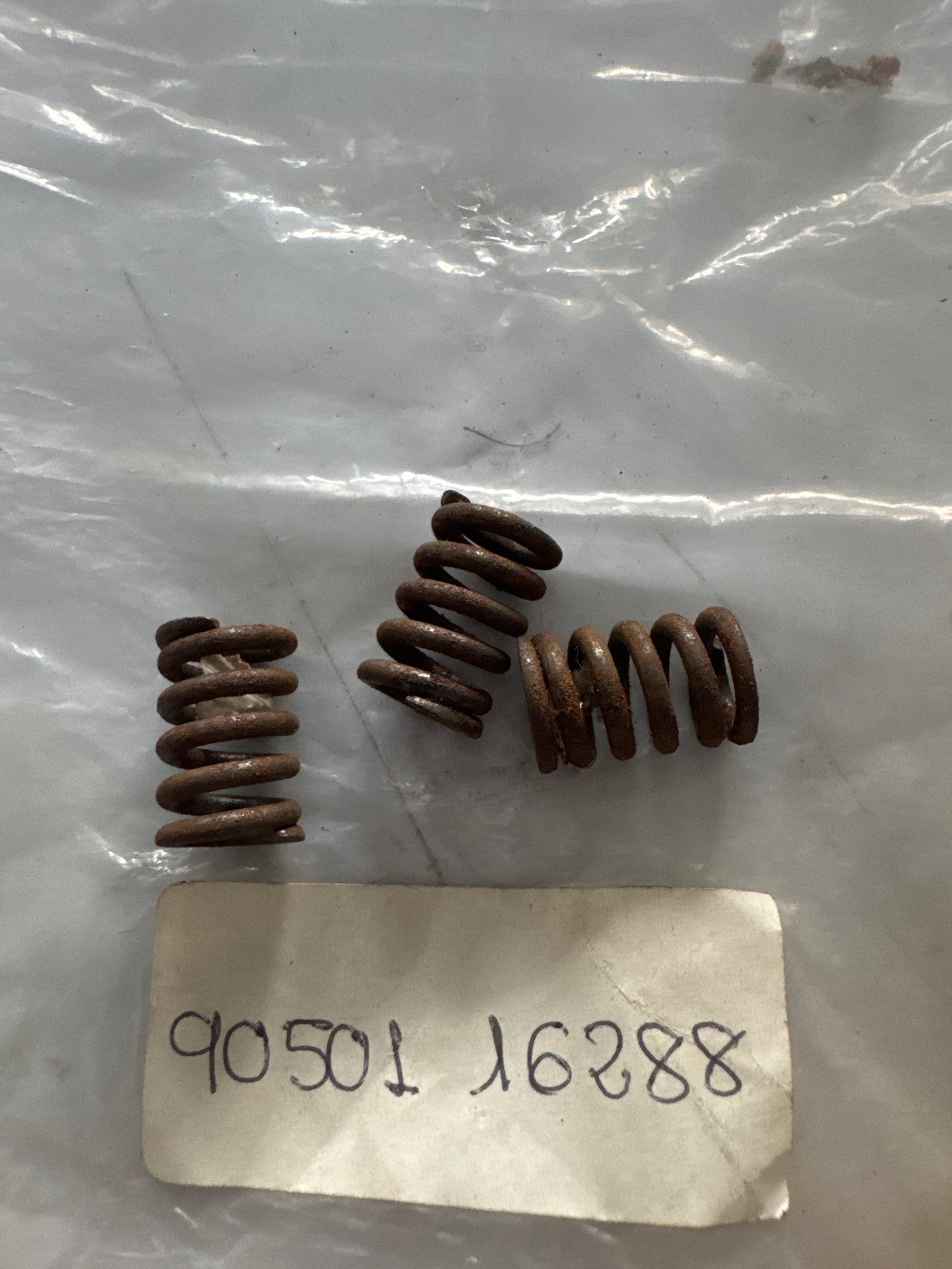 90501-16288 GEAR SHIFT FORK & LEVER SHAFT (MTM), toyota