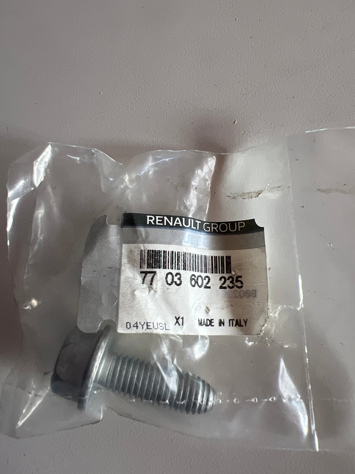 7703602235 TORNILLO H M10X RENAULT