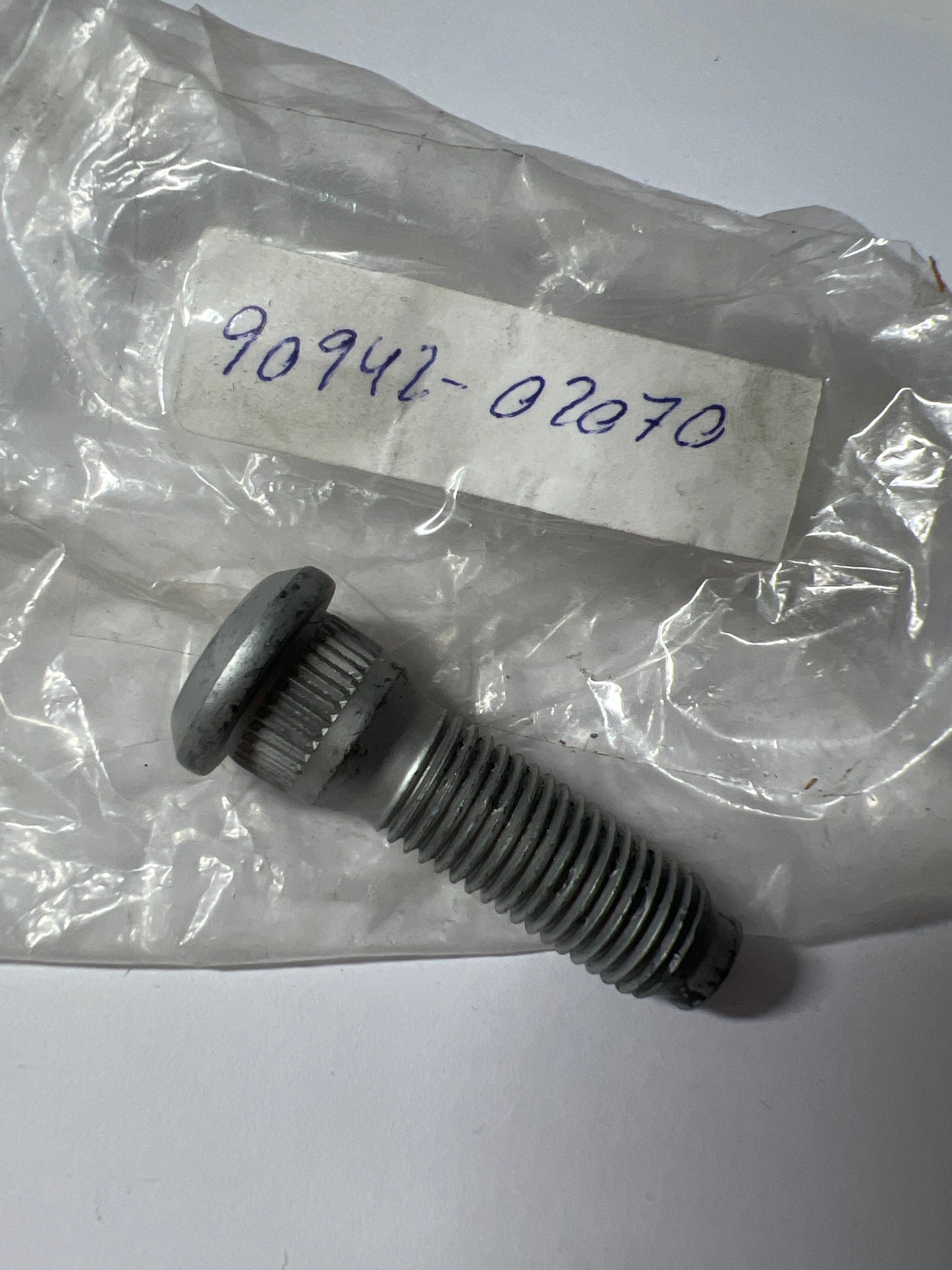 90942-02070 REAR AXLE SHAFT & HUB
43-03: FRONT AXLE HUB, toyota