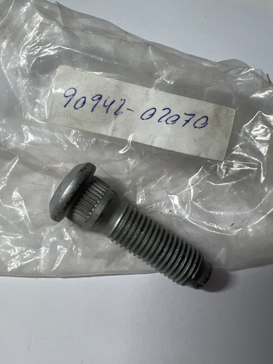 90942-02070 REAR AXLE SHAFT & HUB
43-03: FRONT AXLE HUB, toyota