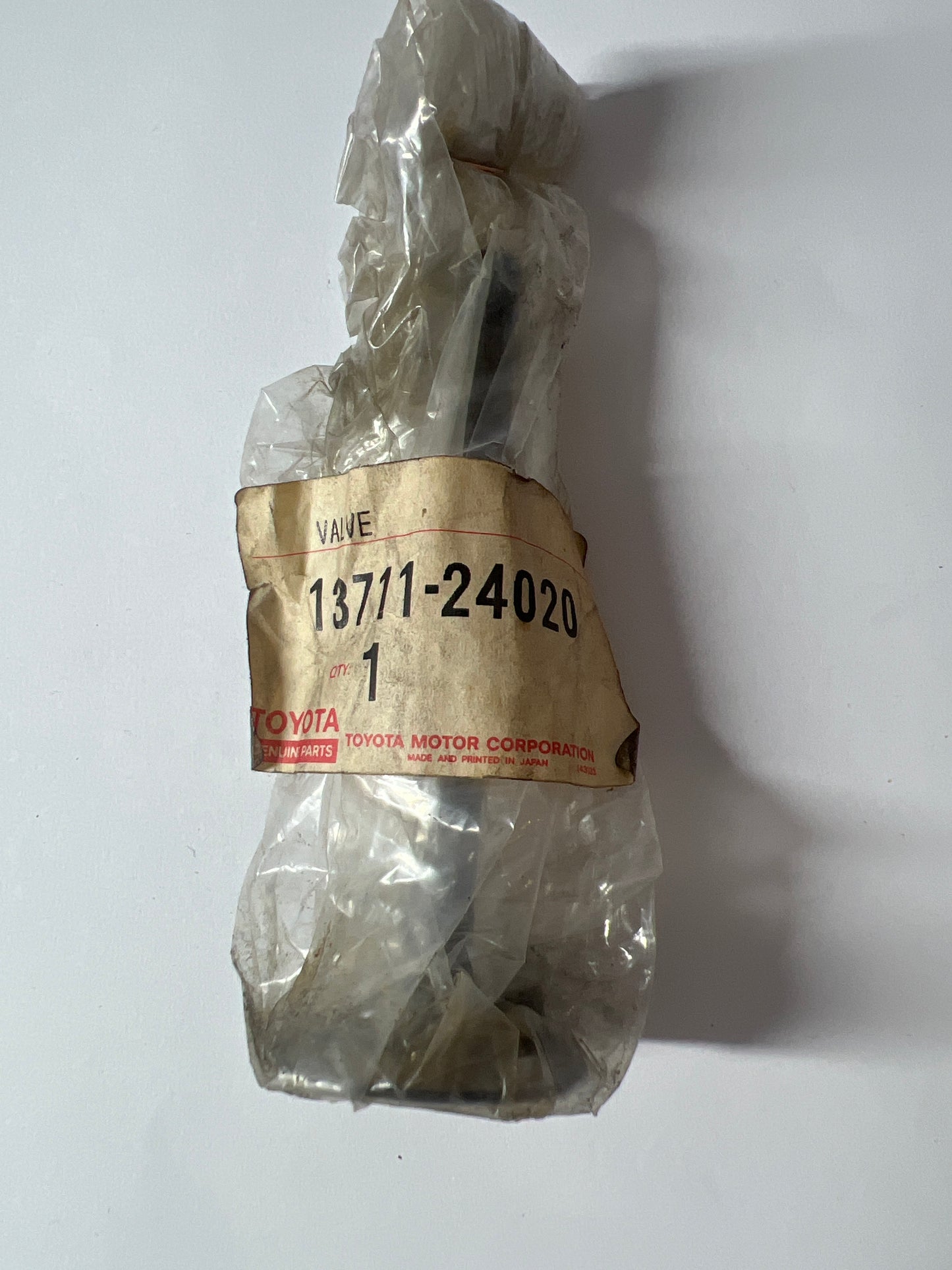13711-24020, Valve, Toyota - Lexus
