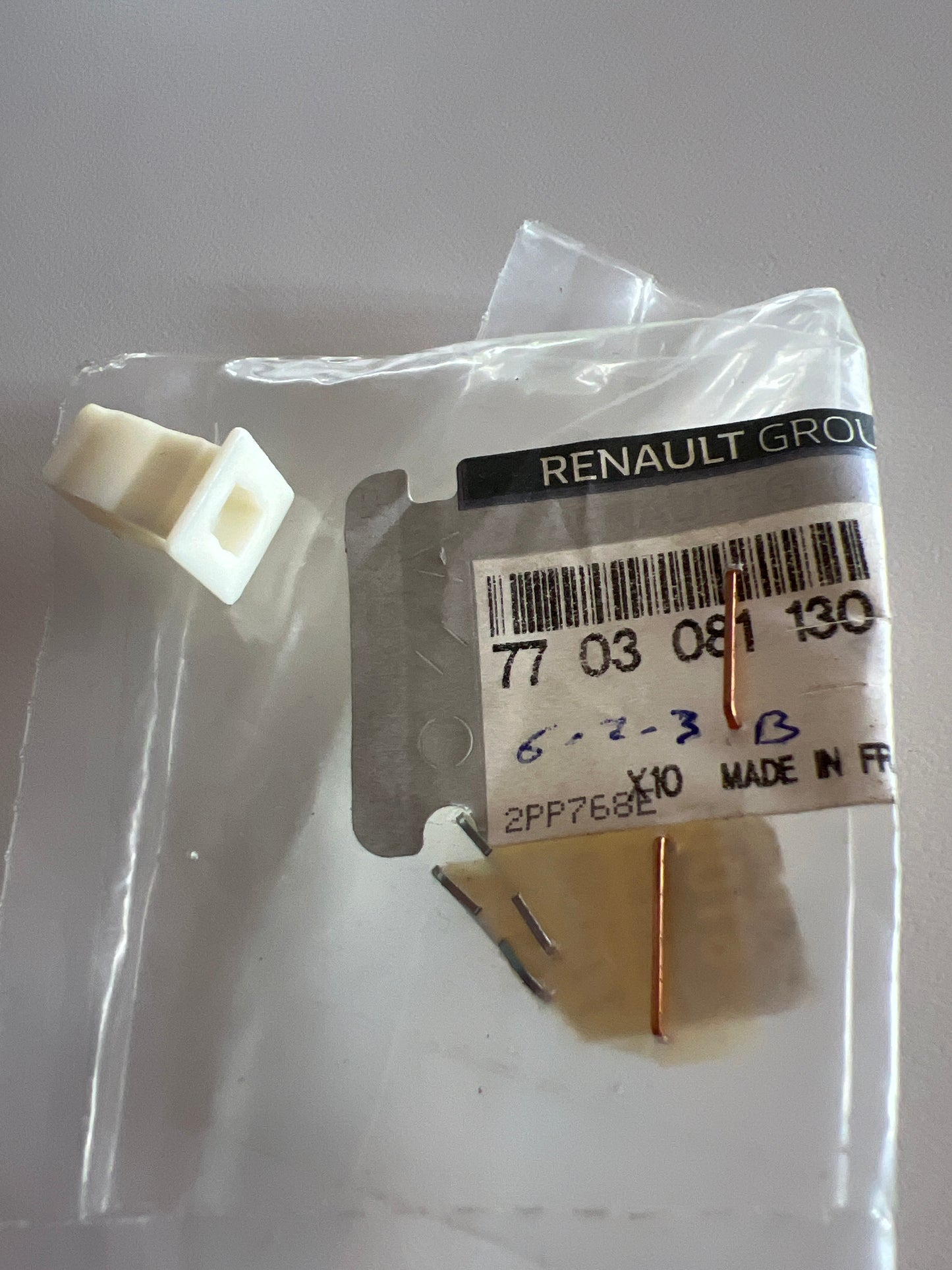 7703081130 - CLIP FIJACION - Renault