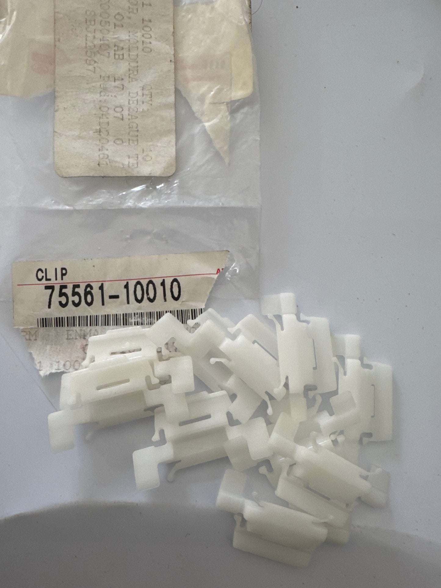 75561-10010 SIDE MOULDING, toyota