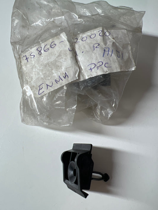 75866-20020, RETENEDOR DEL MARCO DEL PANEL DE BALANCÍN, Toyota - Lexus