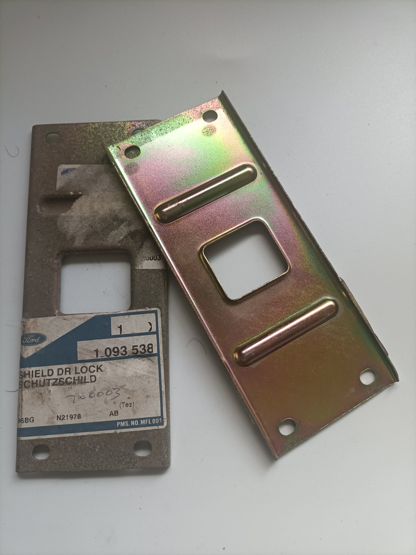 1093538, CAPUCHA PROTECTORA - CERRAD. PUERTA, Ford